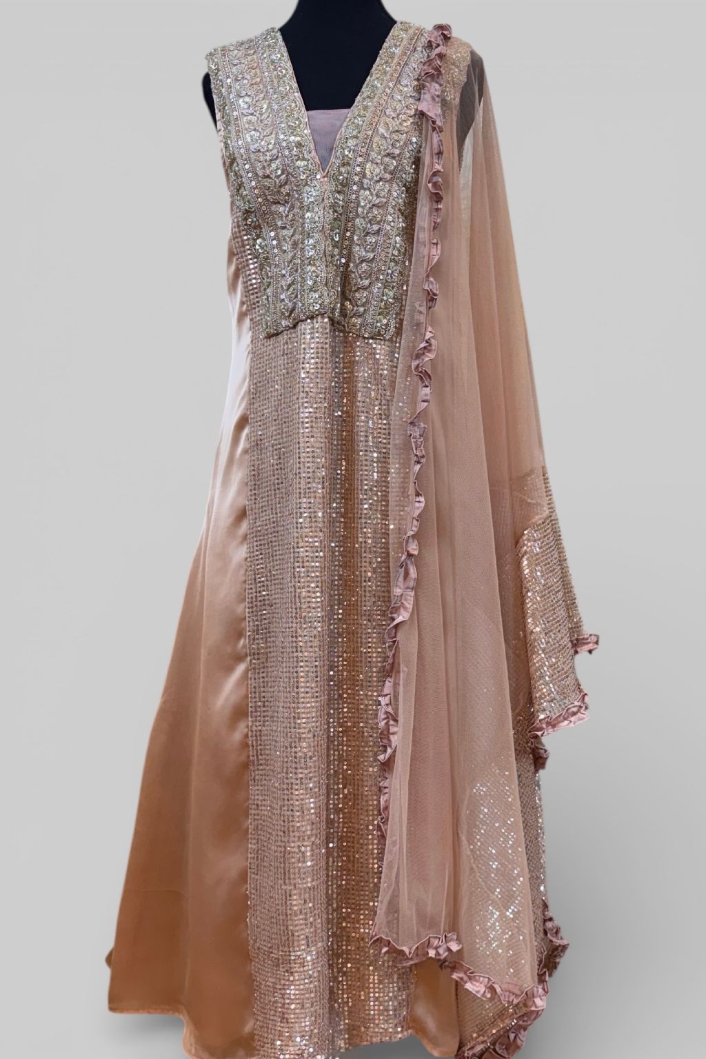 Blush And Sequins Kurta Set - Image 3